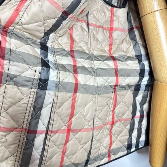 Burberry Women's Black Kencott Quilted Button Jacket New W Tag Size Large - Picture 7 of 12